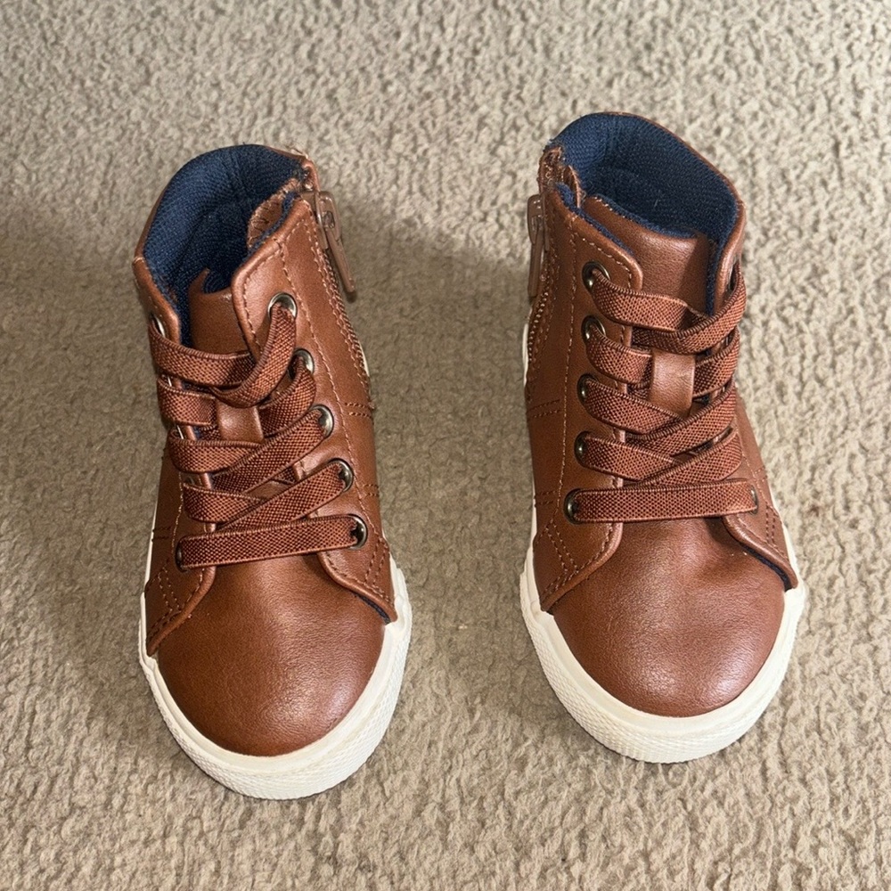 Size 5 Cat and Jack High Top Brown Faux Leather Sneakers Stretchy Laces+Zipper